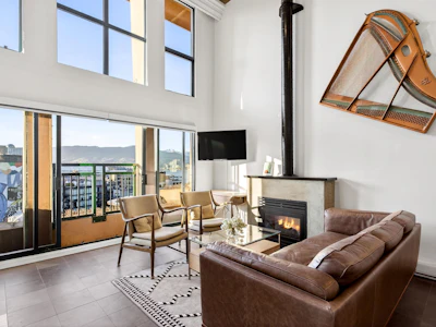 805-22 E Cordova Street - 3