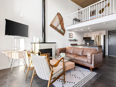 805-22 E Cordova Street - 4