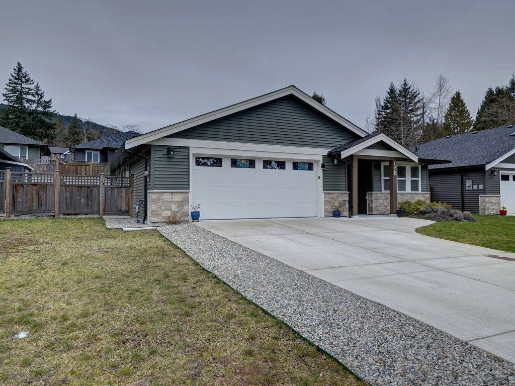 1028 Celia Crescent - 2