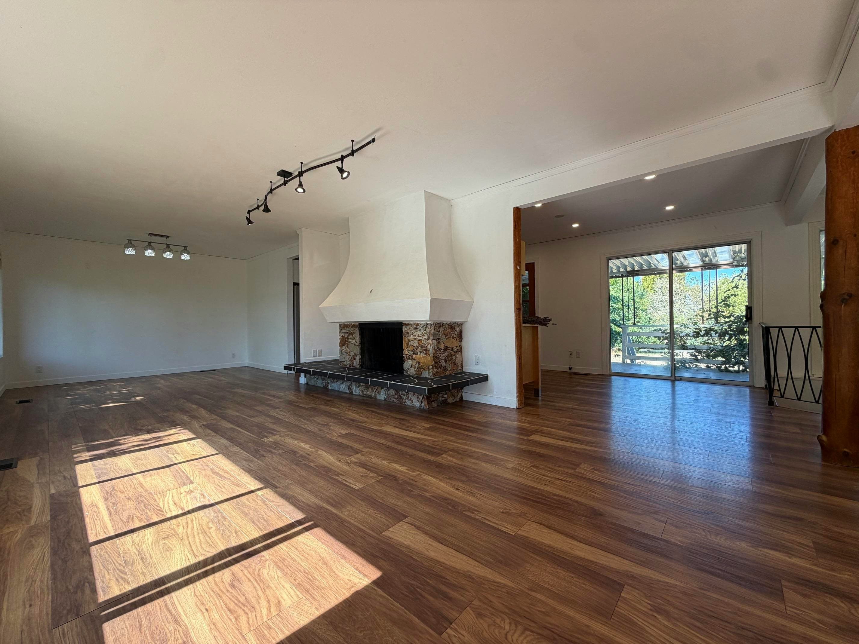 1009 Walalee Drive, Delta, BC, V4M 2L9 - 3