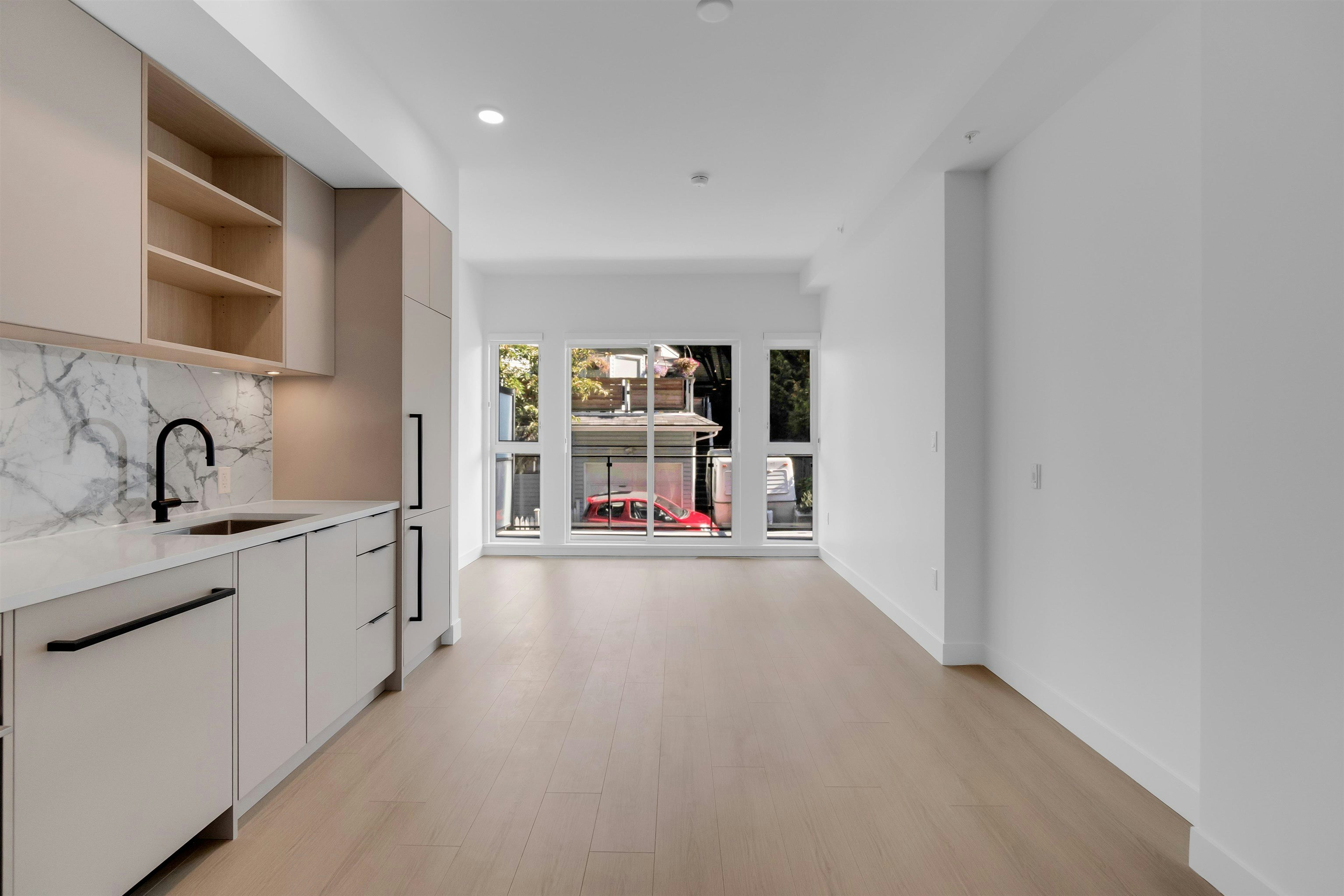 2XX-422 E 3rd Street, North Vancouver, BC, V7L 0K1 - 2