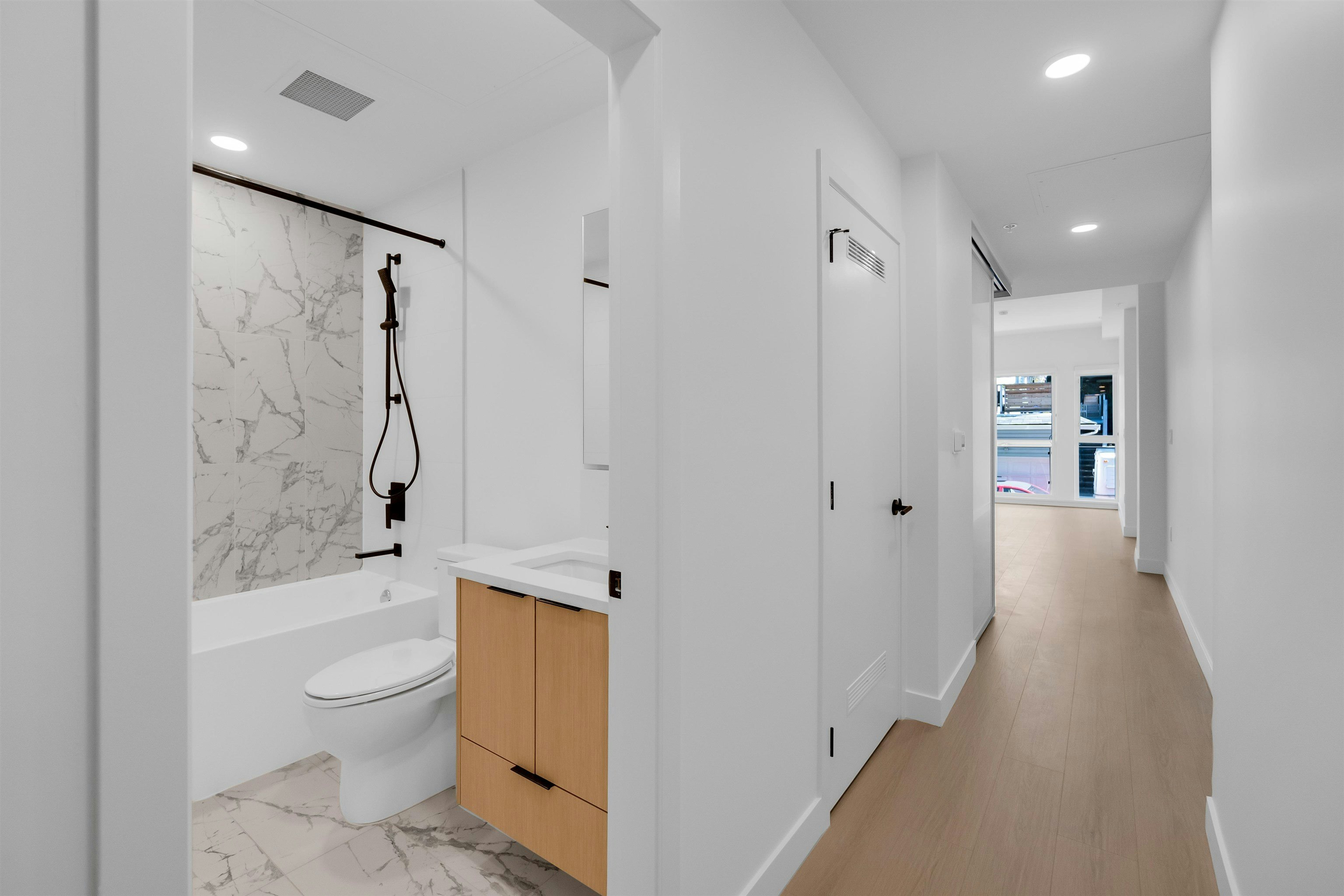 2XX-422 E 3rd Street, North Vancouver, BC, V7L 0K1 - 14