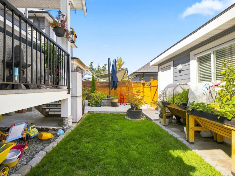 17411 2 Avenue, Surrey, BC, V3Z 6R9 - 31
