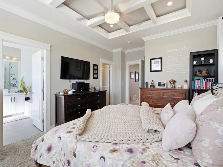 17411 2 Avenue, Surrey, BC, V3Z 6R9 - 17