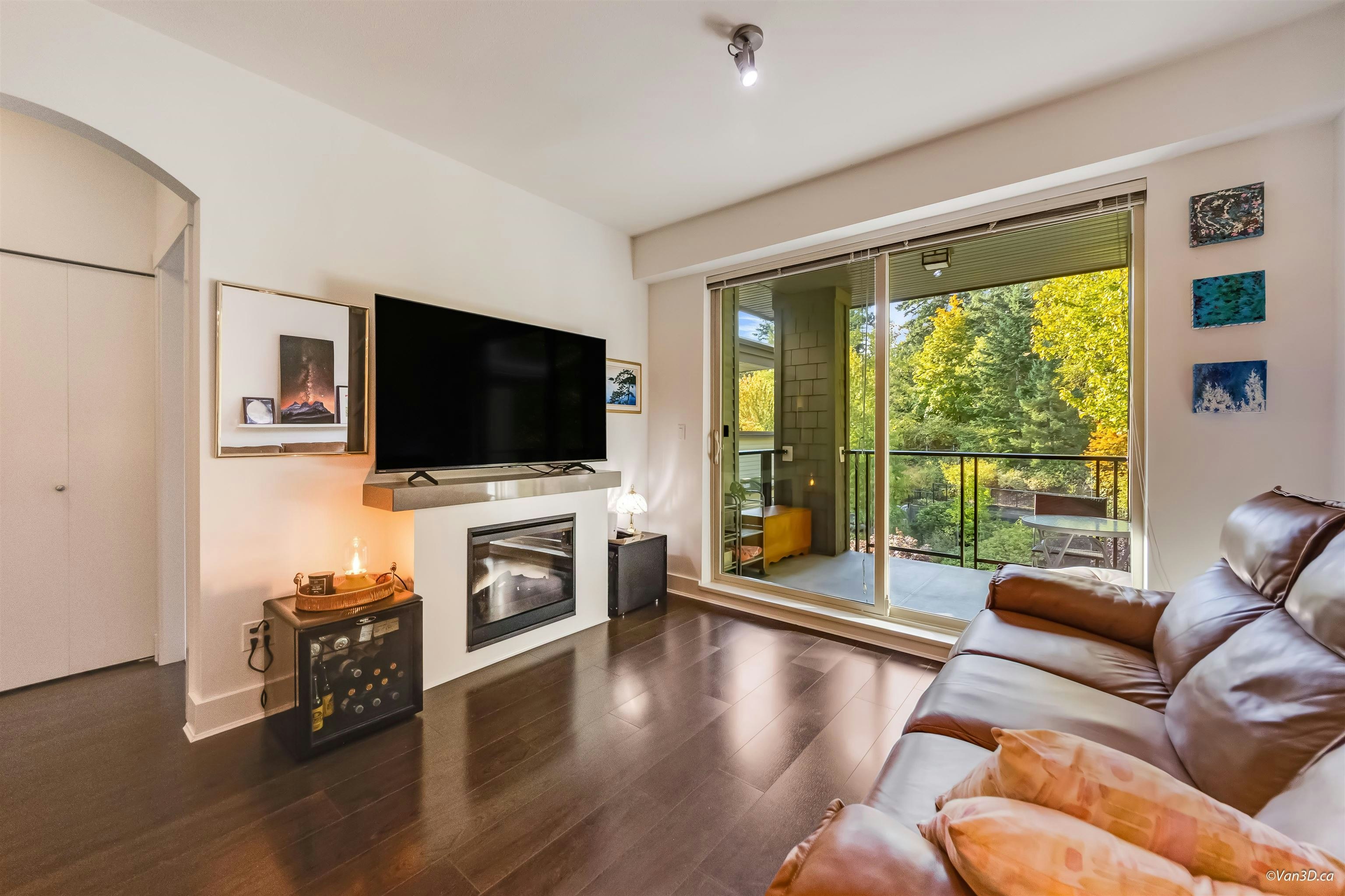 301-7418 Byrnepark Walk, Burnaby, BC, V3N 0B3
