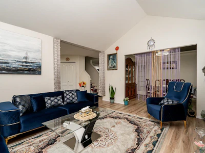 18661 56 Avenue - 4