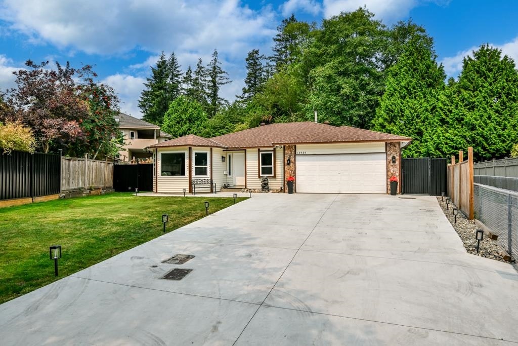 12925 65 Avenue, Surrey, BC, V3W 9H4