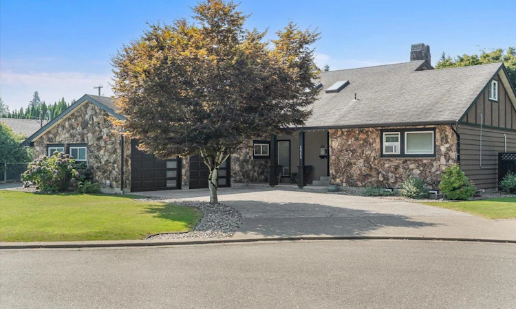 1752 Cedar Place