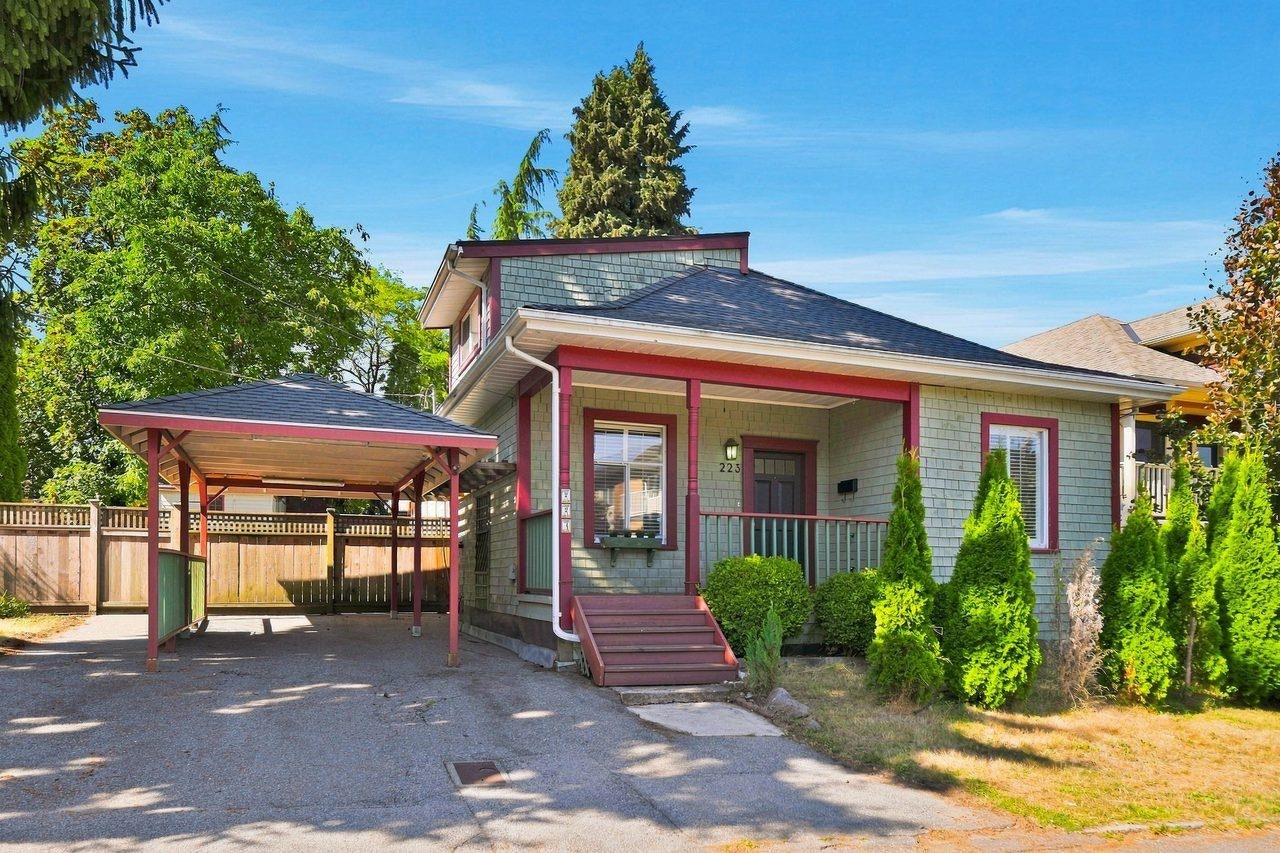 223 Manitoba Street, New Westminster, BC, V3L 1J3