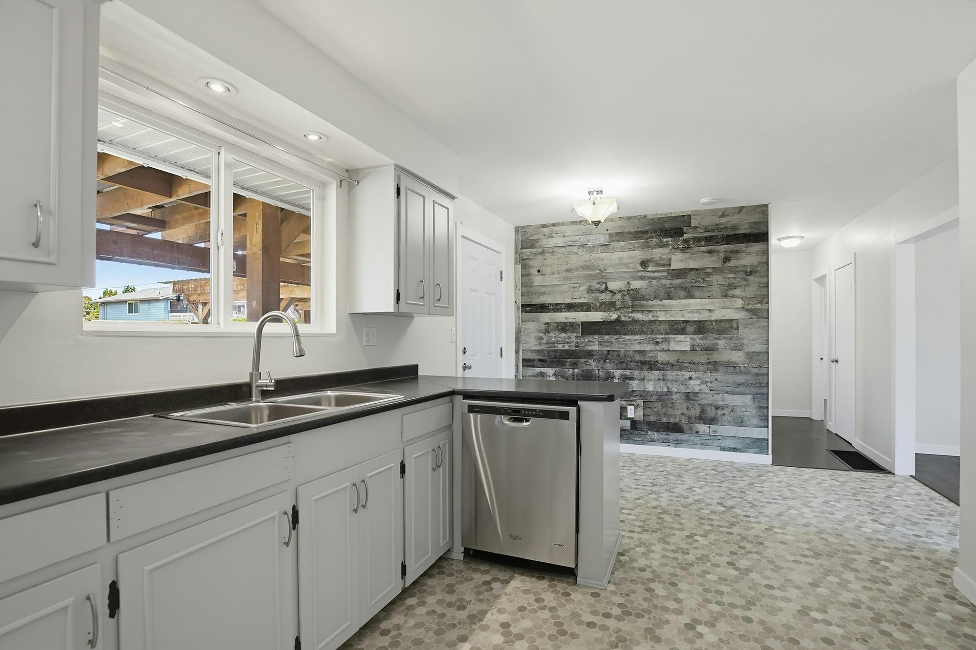 33515 8 Avenue, Mission, BC, V2V 2H4 - 9