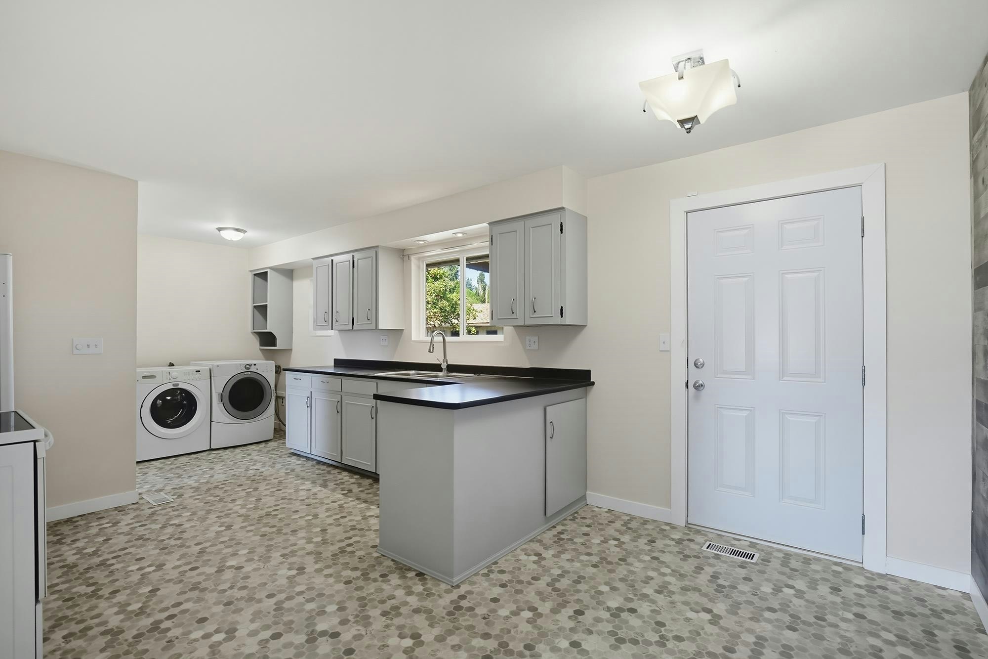 33515 8 Avenue, Mission, BC, V2V 2H4 - 10