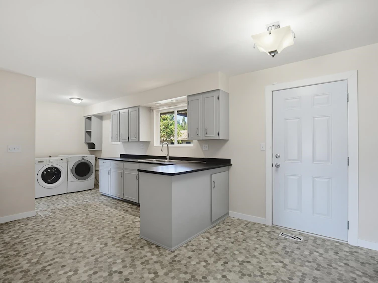 33515 8 Avenue, Mission, BC, V2V 2H4 - 10