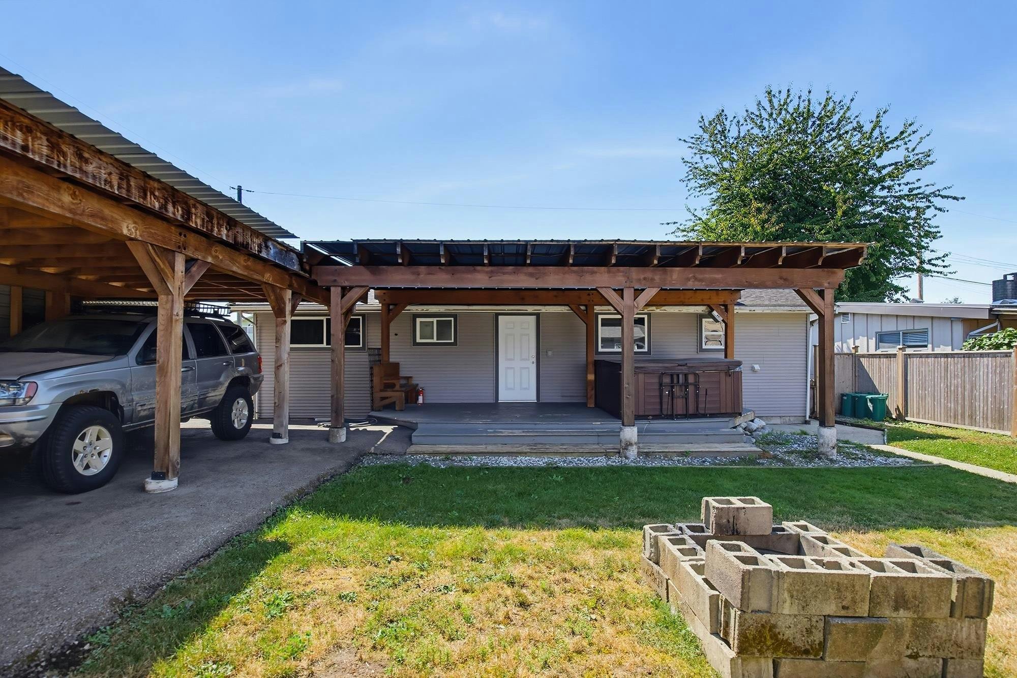 33515 8 Avenue - 2