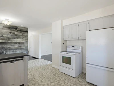 33515 8 Avenue - 5