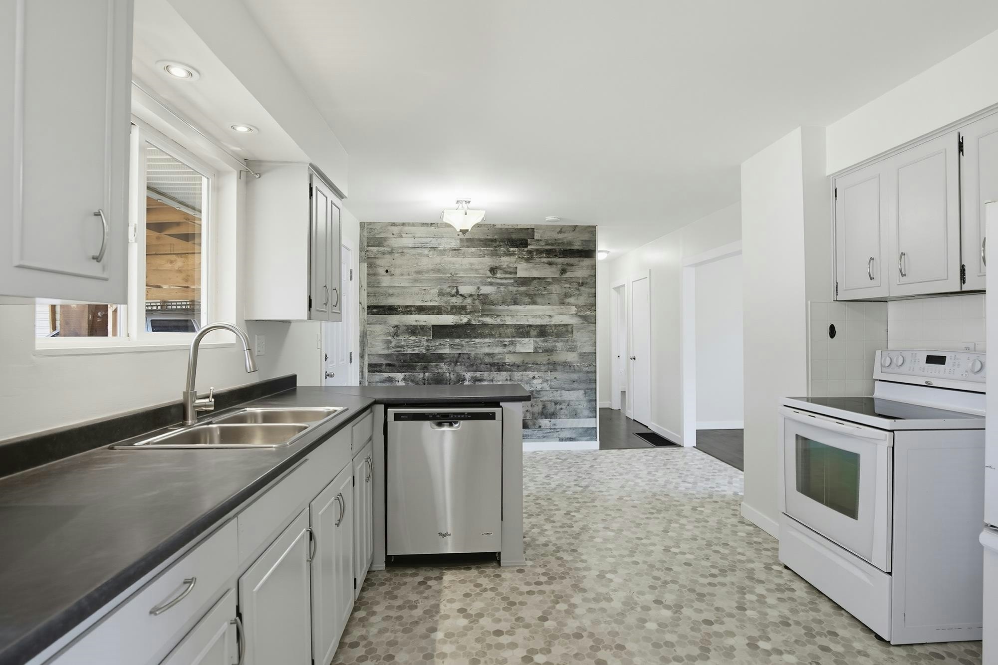33515 8 Avenue, Mission, BC, V2V 2H4 - 8