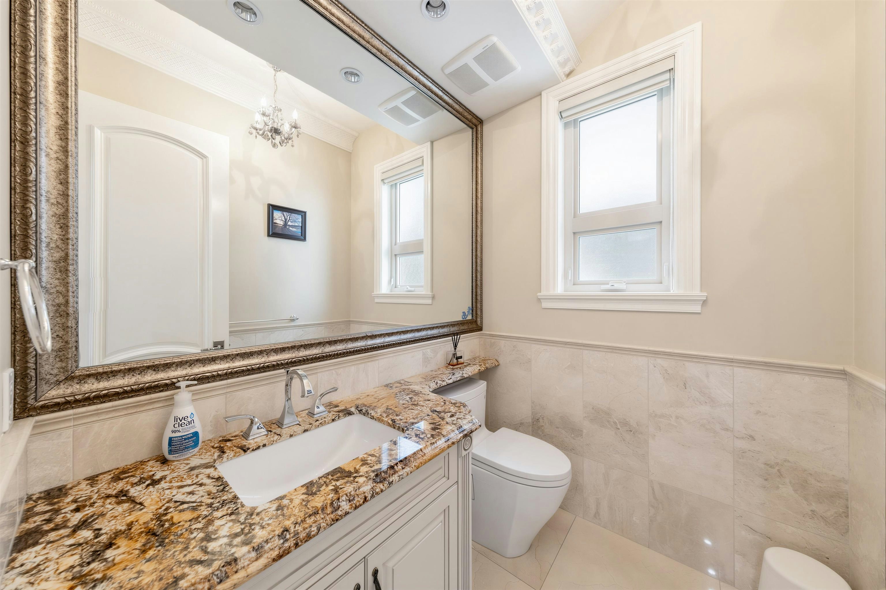 172 W 46th Avenue, Vancouver, BC, V5Y 2W9 - 25