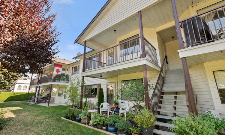 6-7455 Huron Street