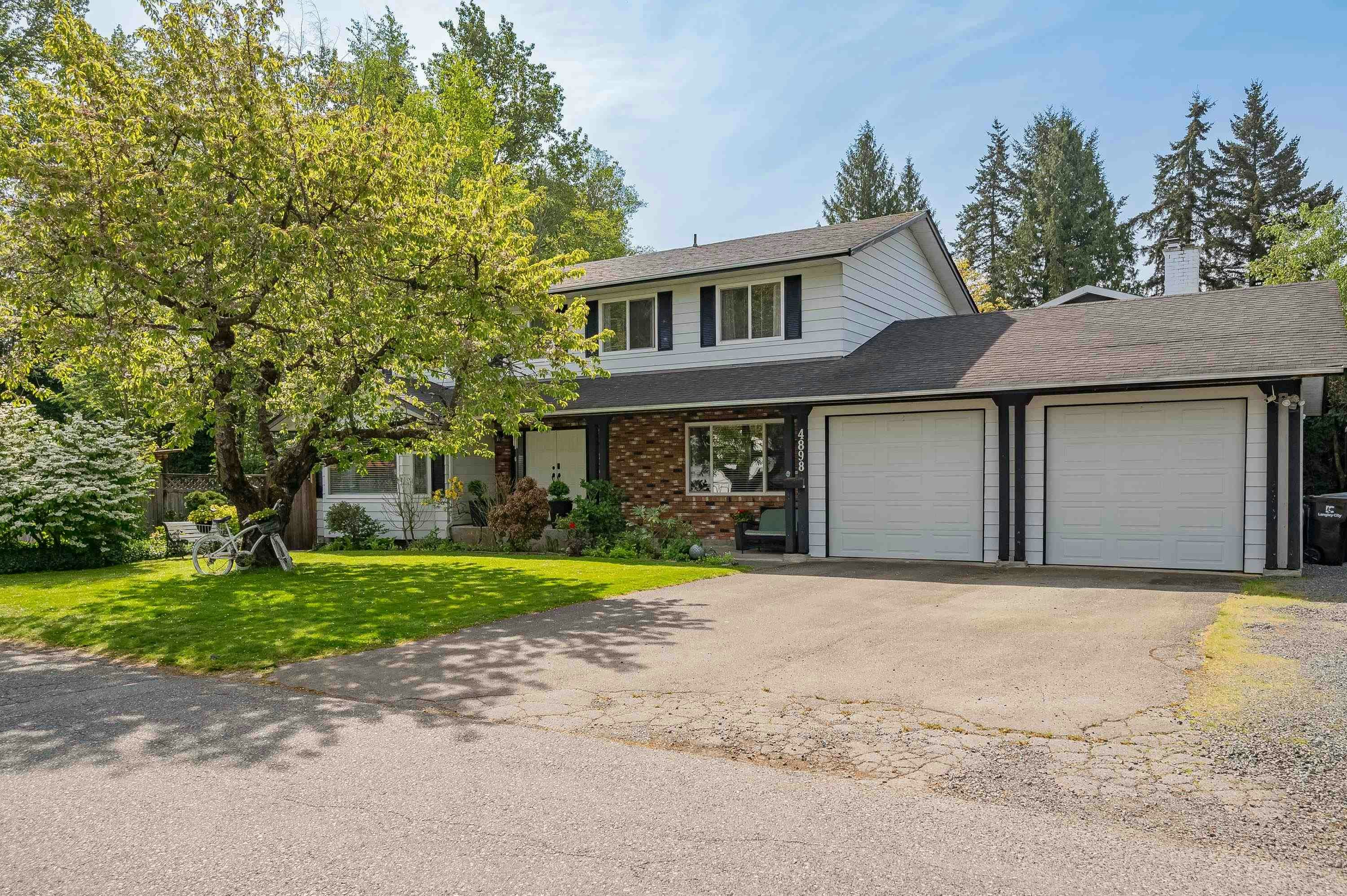 4898 205a Street, Langley, BC, V3A 5R1