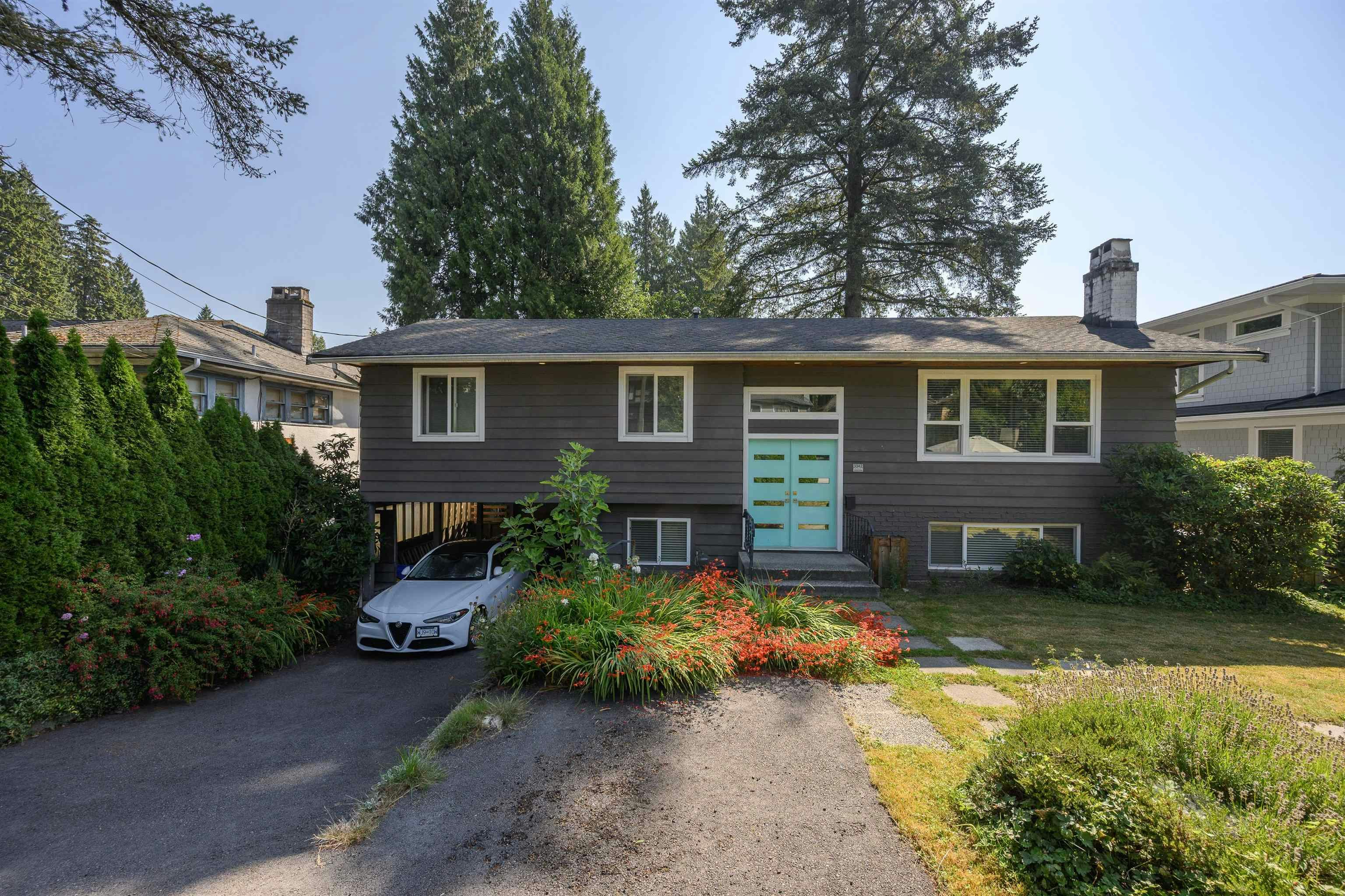 3342 Fromme Road, North Vancouver, BC, V7K 2E3