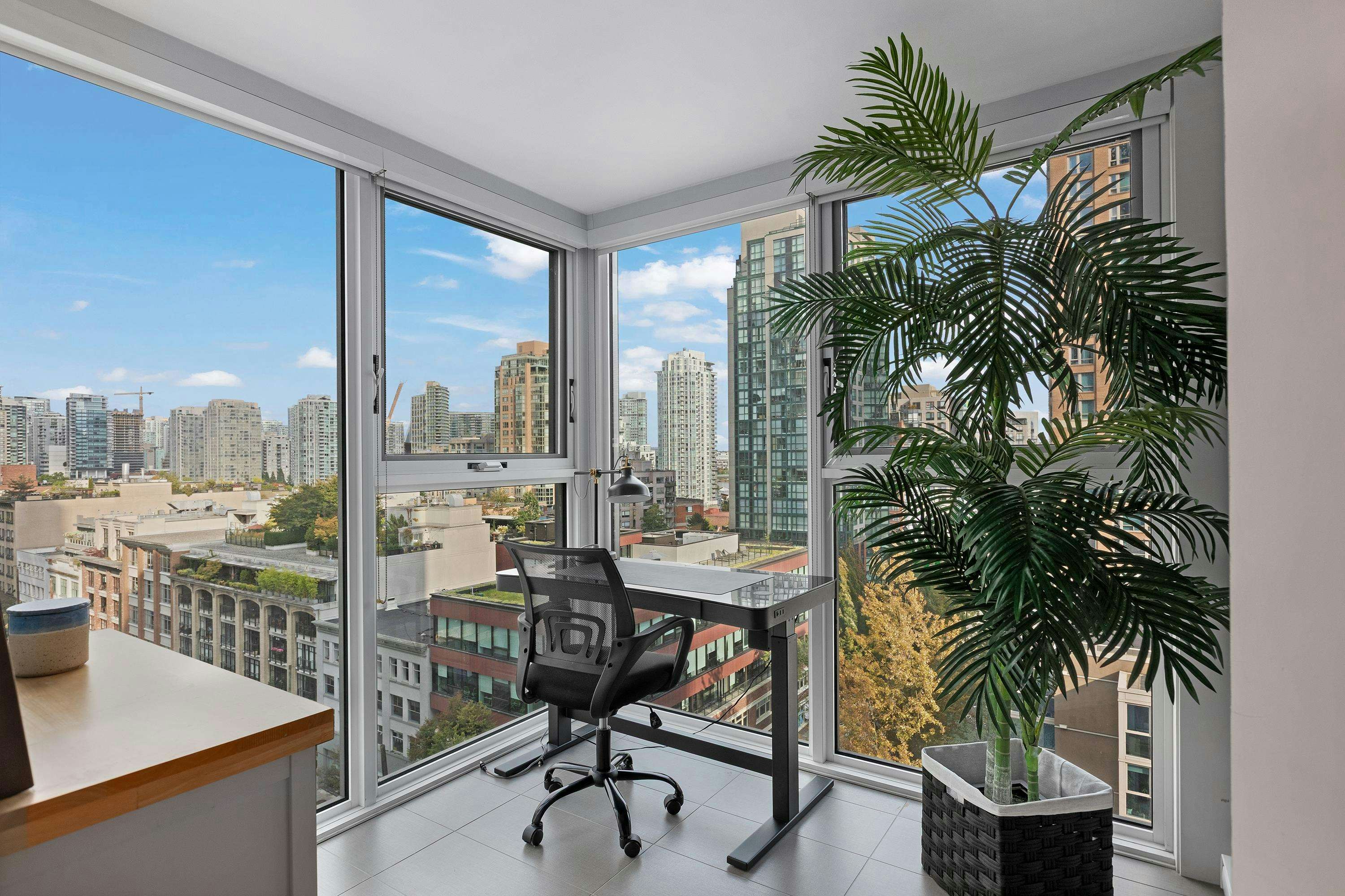 1102-1323 Homer Street - 4