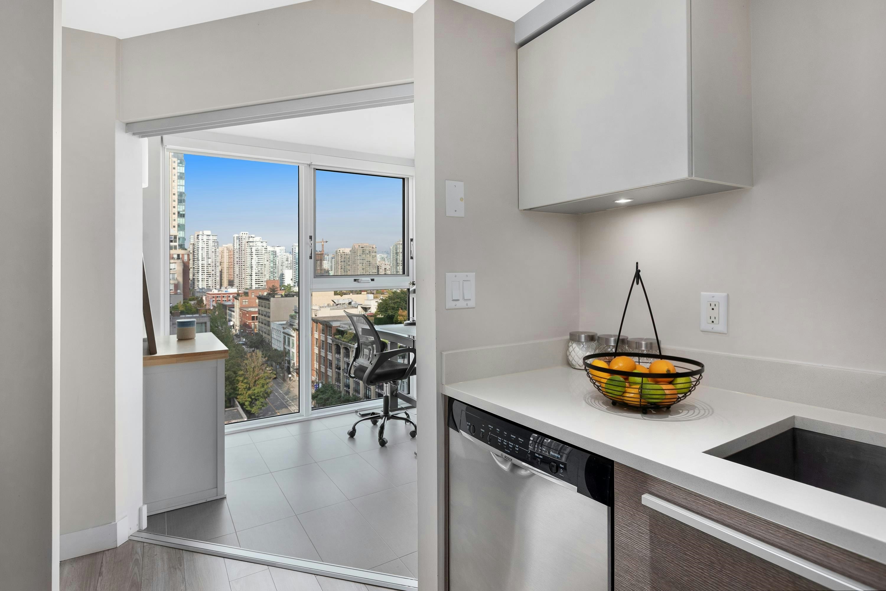 1102-1323 Homer Street, Vancouver, BC, V6B 5M9 - 10