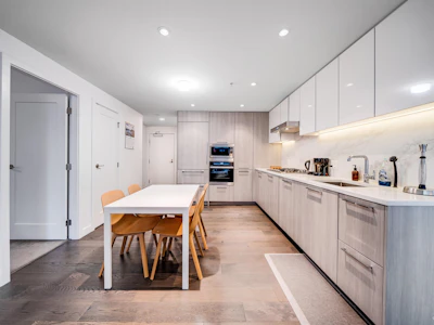 912-8160 Mcmyn Way - 4