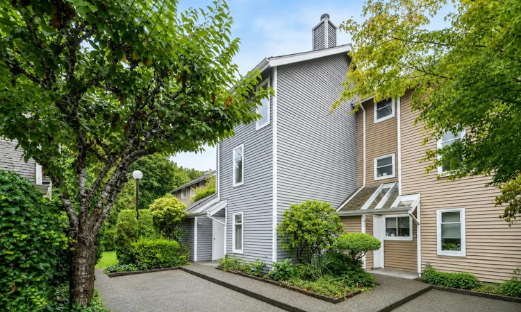 52-7400 Minoru Boulevard