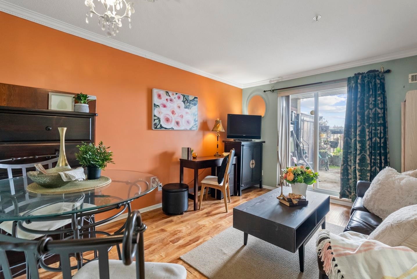 202-868 Kingsway - 2