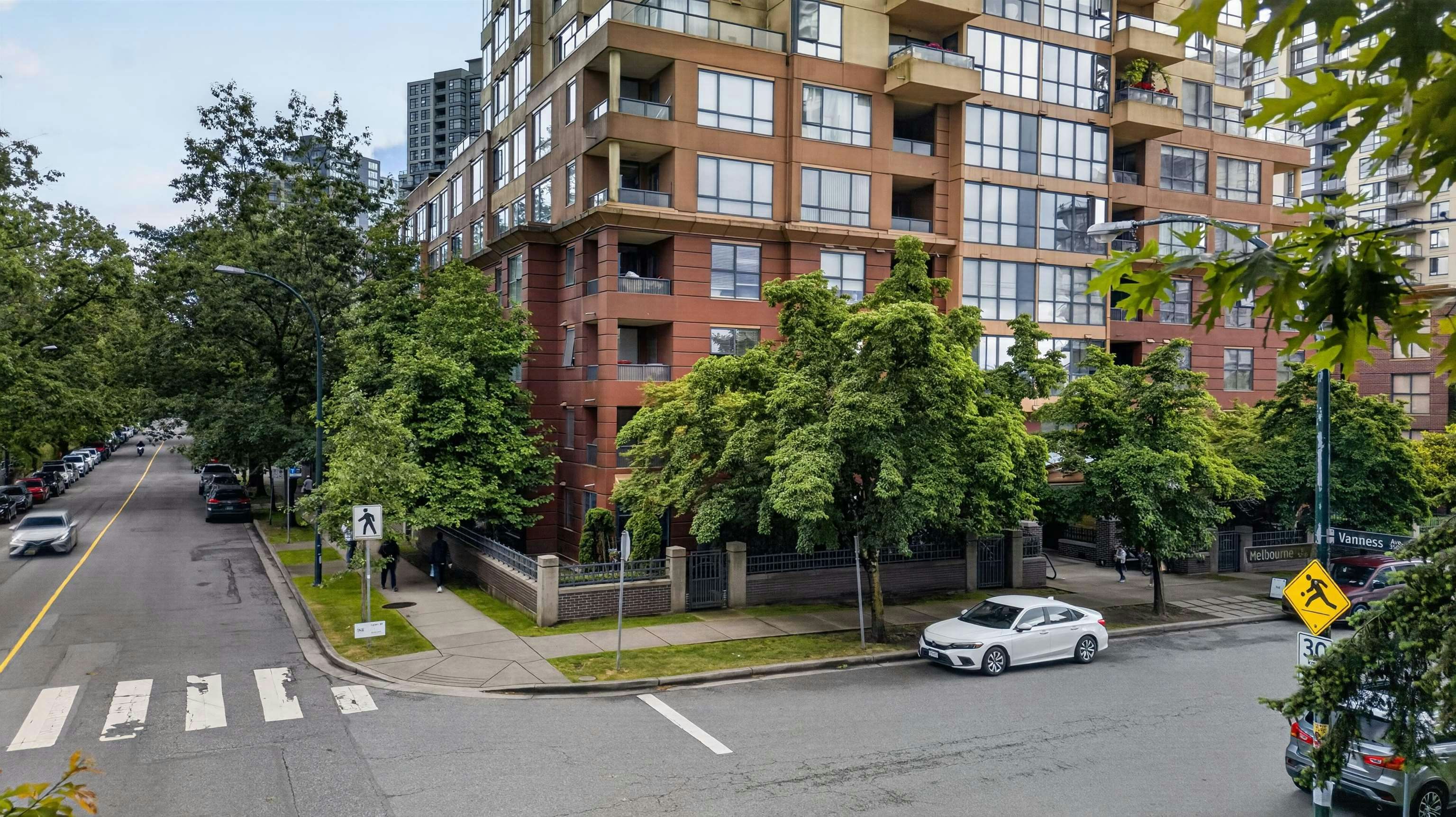 208-5288 Melbourne Street, Vancouver, BC, V5R 6E6 - 4