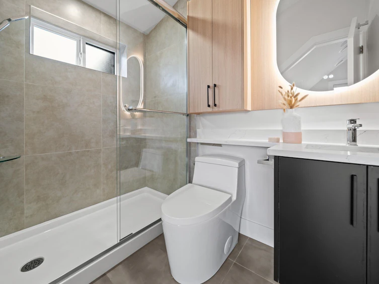 2369 Adanac Street, Vancouver, BC, V5L 2E9 - 23