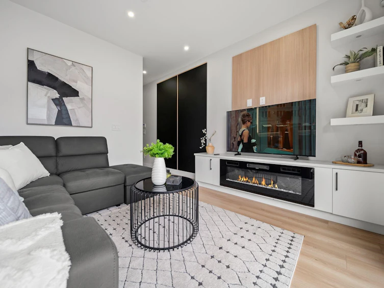 2369 Adanac Street, Vancouver, BC, V5L 2E9 - 5