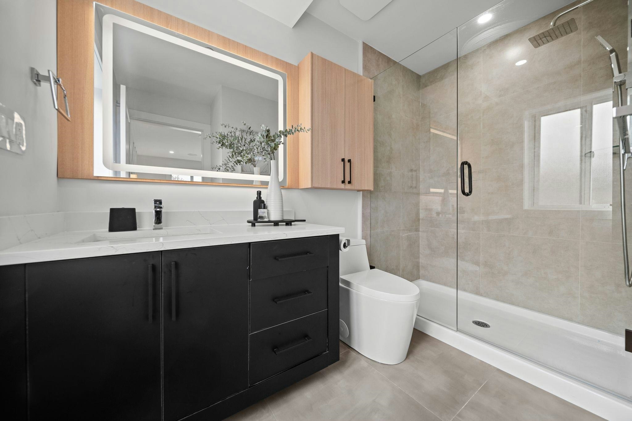 2369 Adanac Street, Vancouver, BC, V5L 2E9 - 17