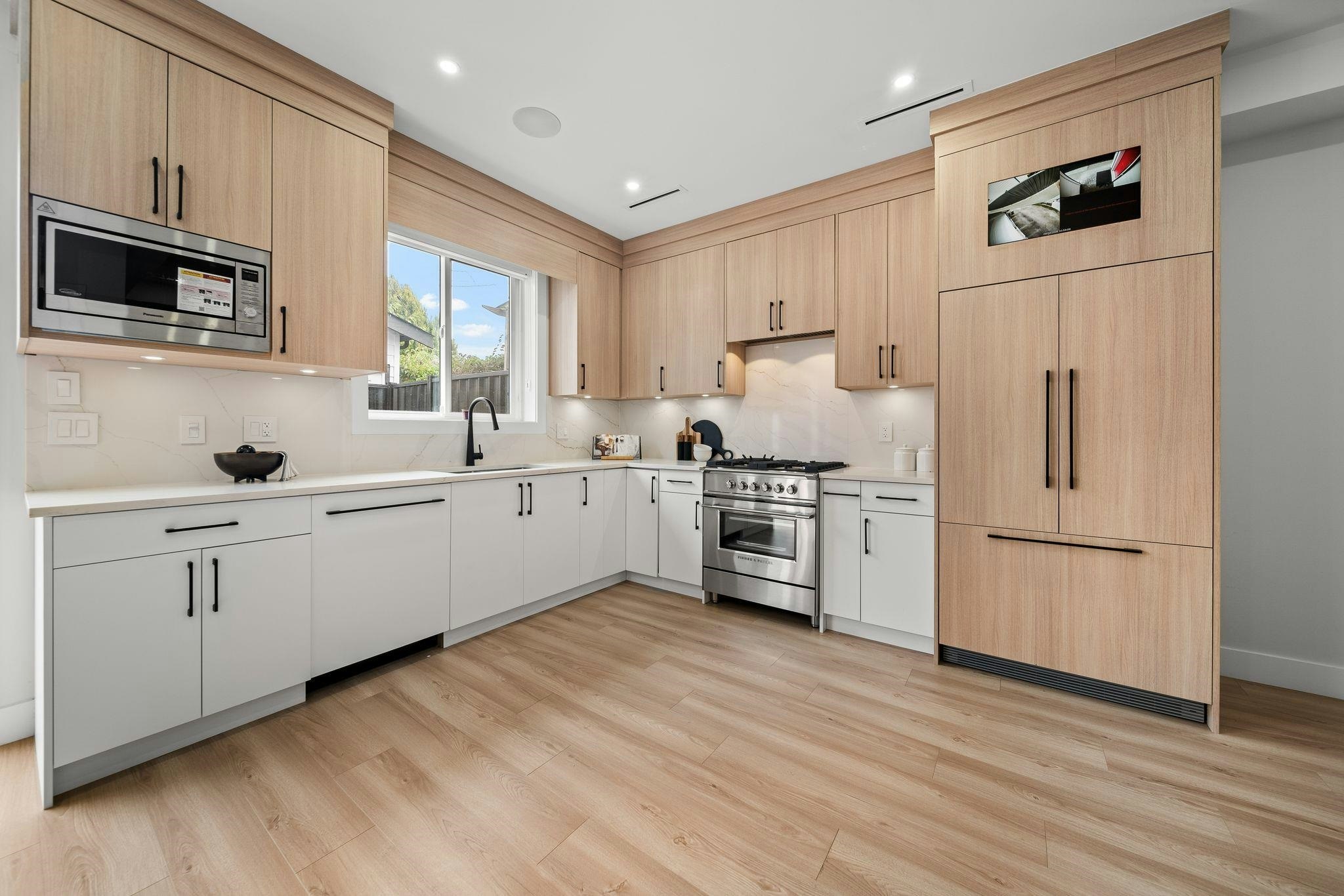 2369 Adanac Street, Vancouver, BC, V5L 2E9 - 10