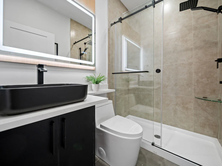 2369 Adanac Street, Vancouver, BC, V5L 2E9 - 14