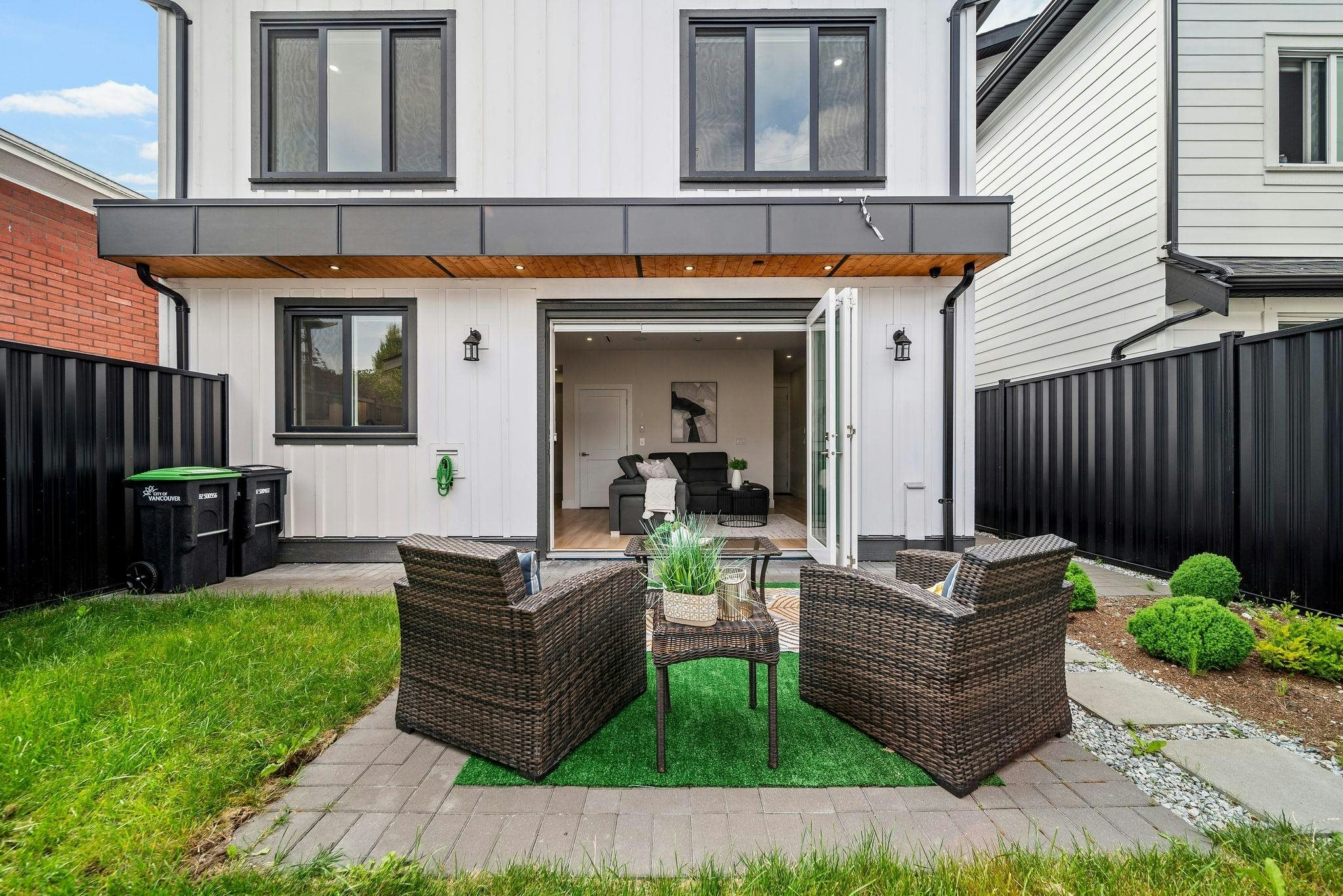 2369 Adanac Street, Vancouver, BC, V5L 2E9 - 28