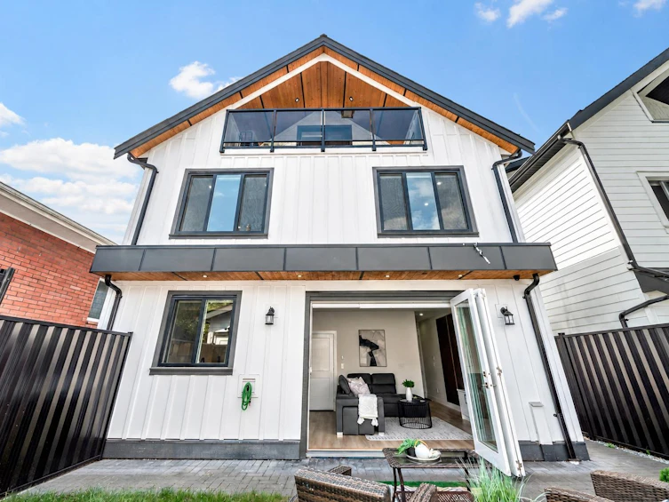 2369 Adanac Street, Vancouver, BC, V5L 2E9 - 30