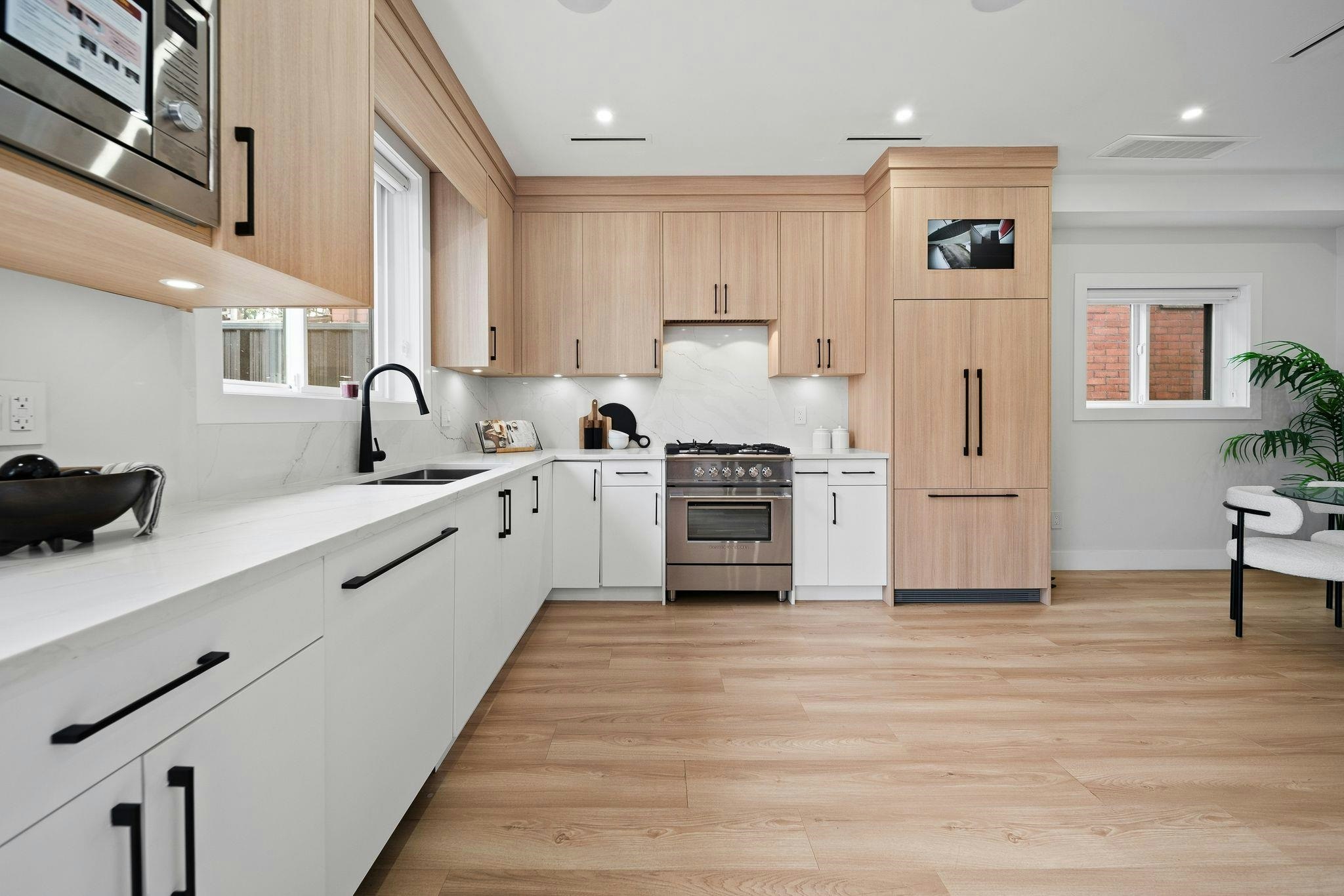 2369 Adanac Street, Vancouver, BC, V5L 2E9 - 9