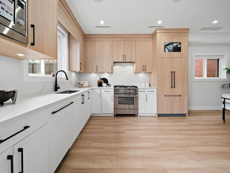 2369 Adanac Street, Vancouver, BC, V5L 2E9 - 9