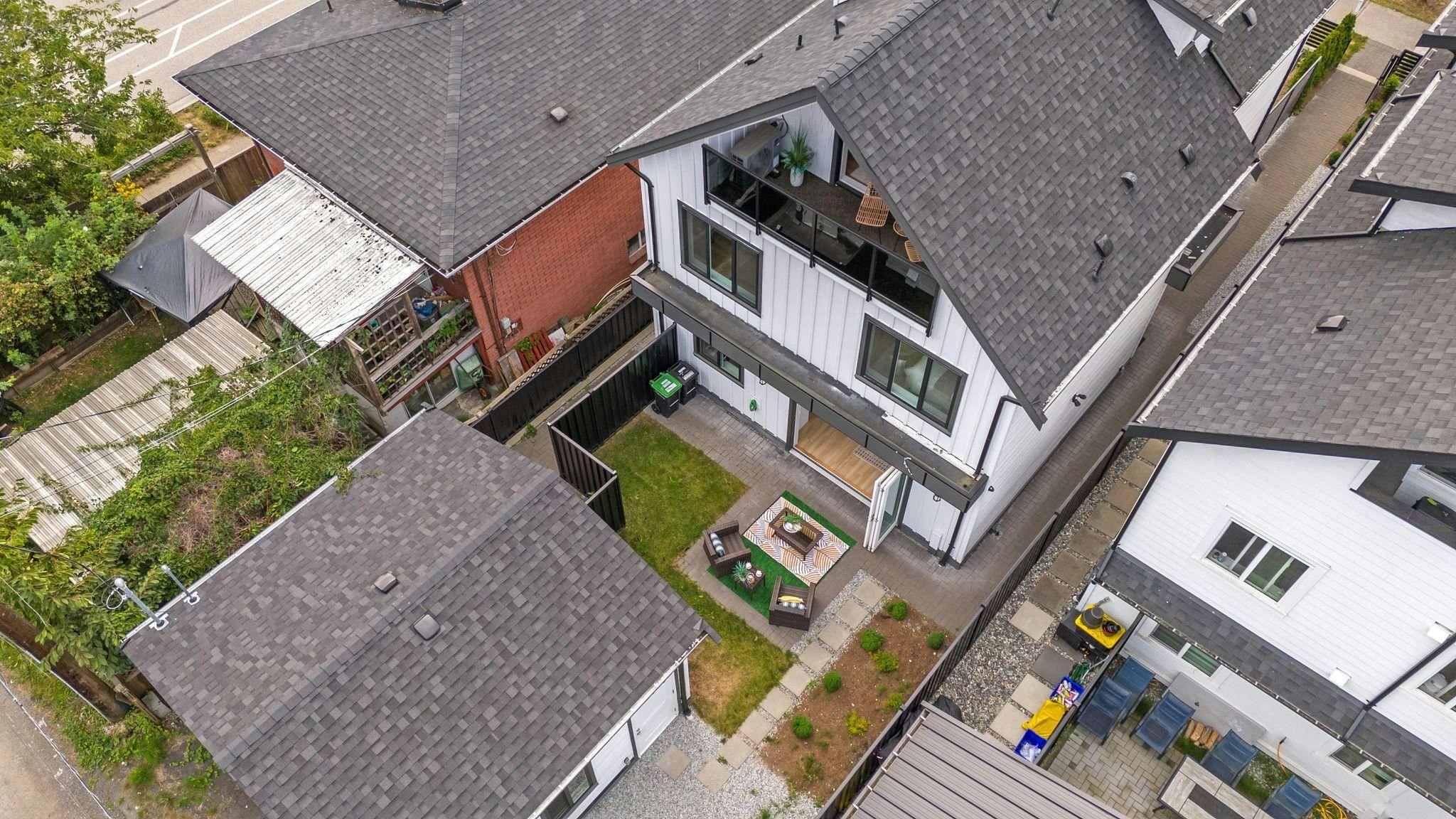 2369 Adanac Street, Vancouver, BC, V5L 2E9 - 35