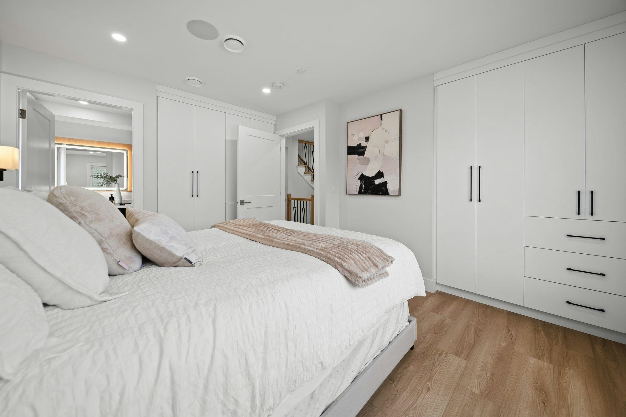2369 Adanac Street, Vancouver, BC, V5L 2E9 - 16