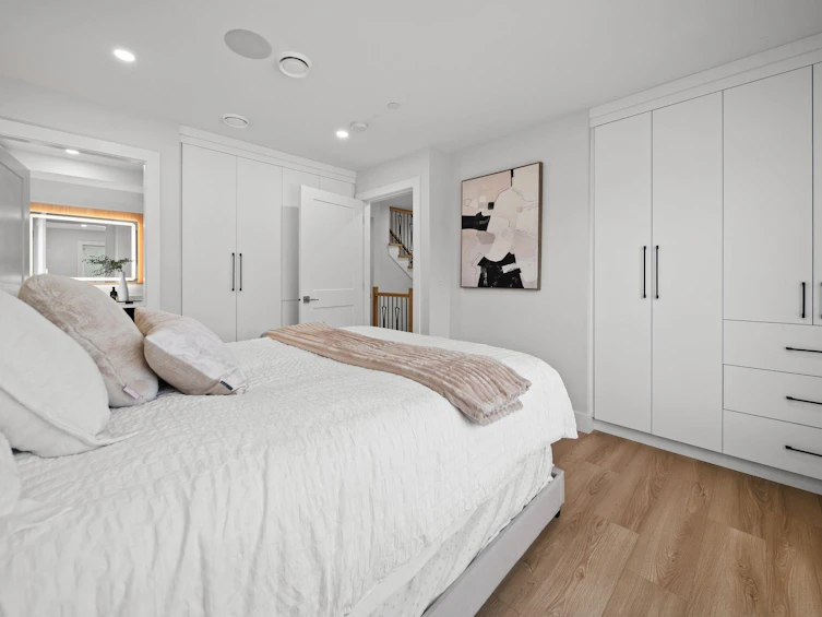 2369 Adanac Street, Vancouver, BC, V5L 2E9 - 16