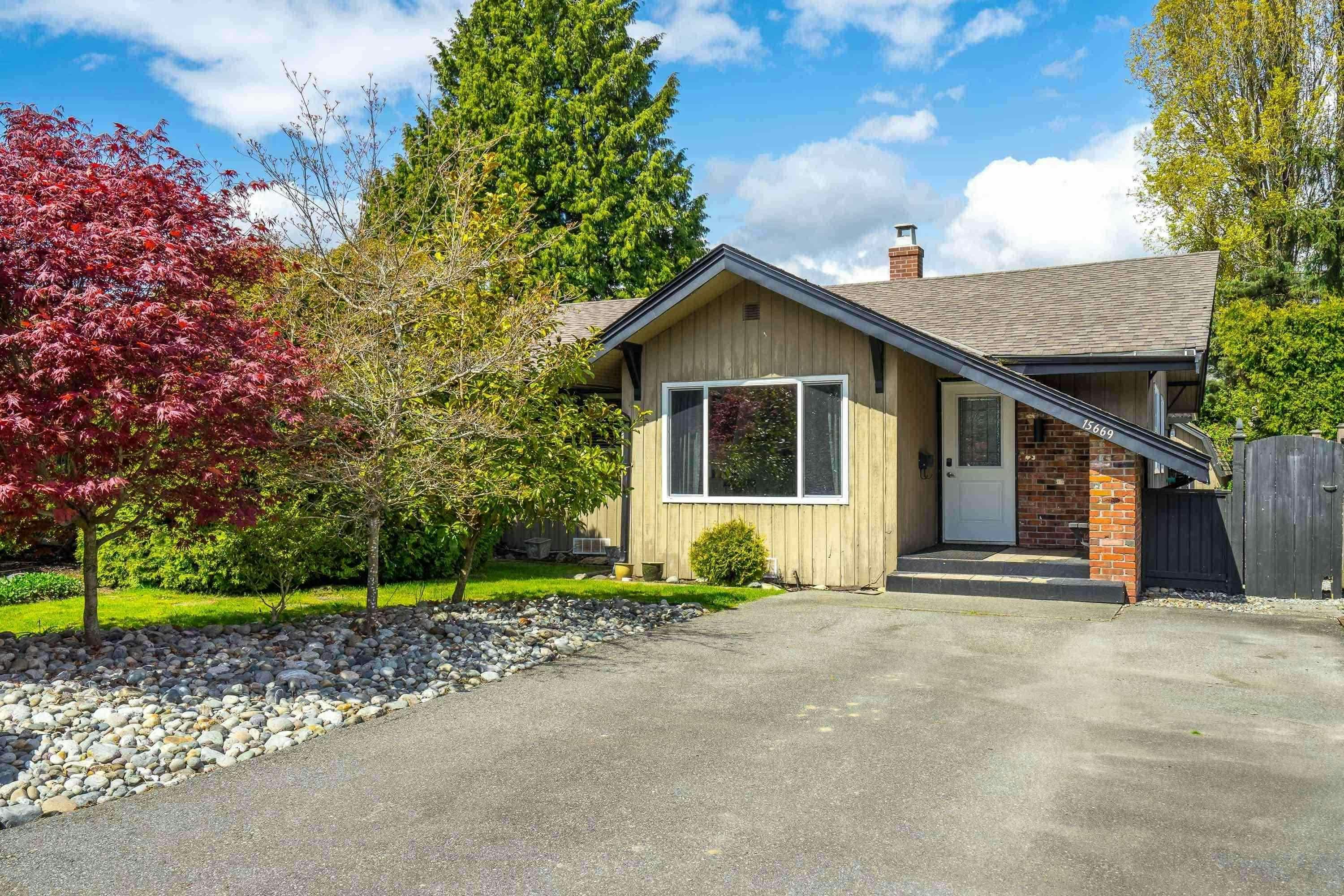 15669 20 Avenue, Surrey, BC, V4A 2A7