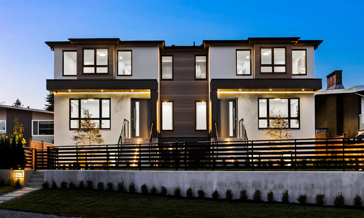1-7061 Paulus Crescent