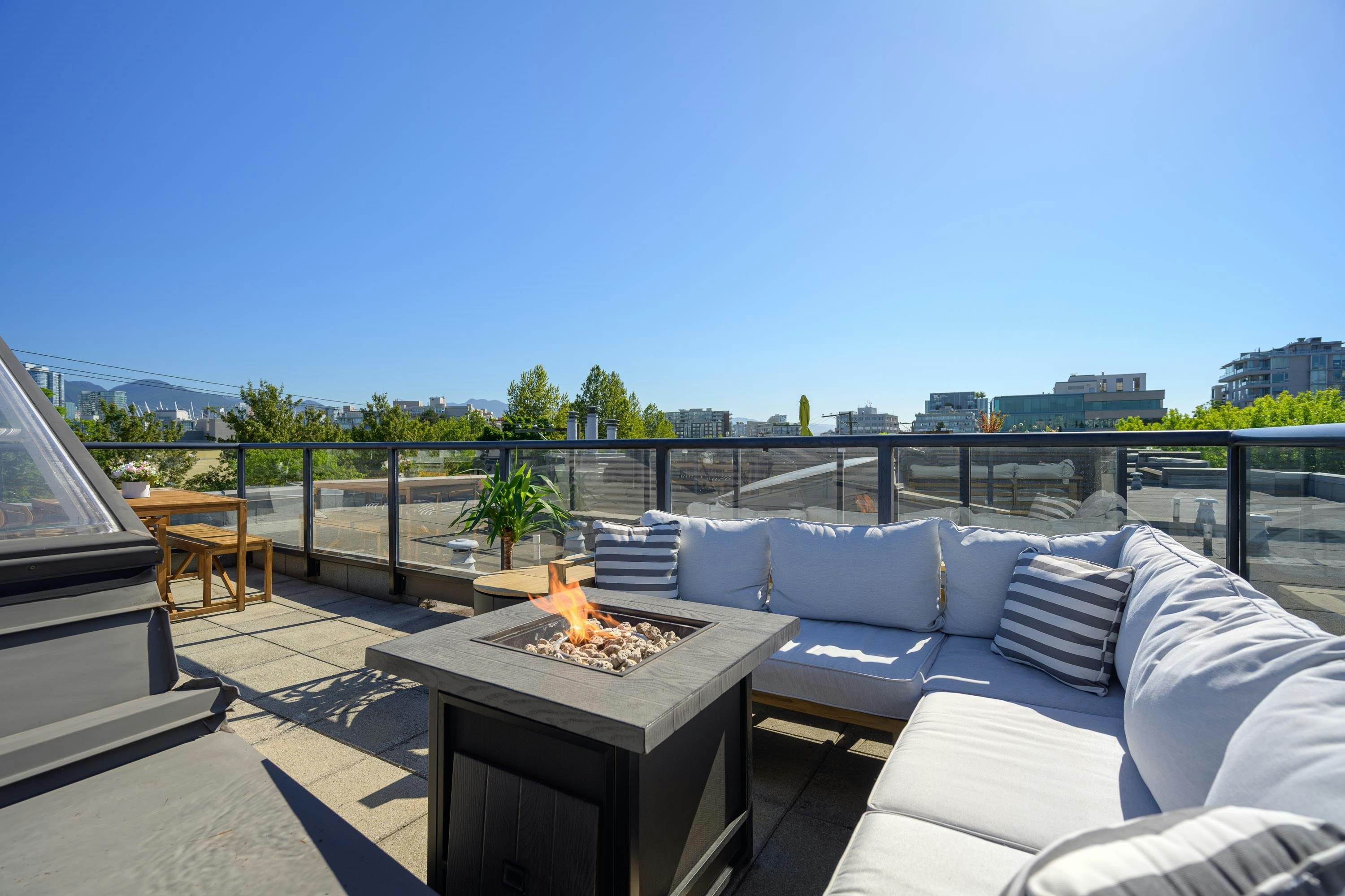220-676 W 6th Avenue, Vancouver, BC, V5Z 1A3