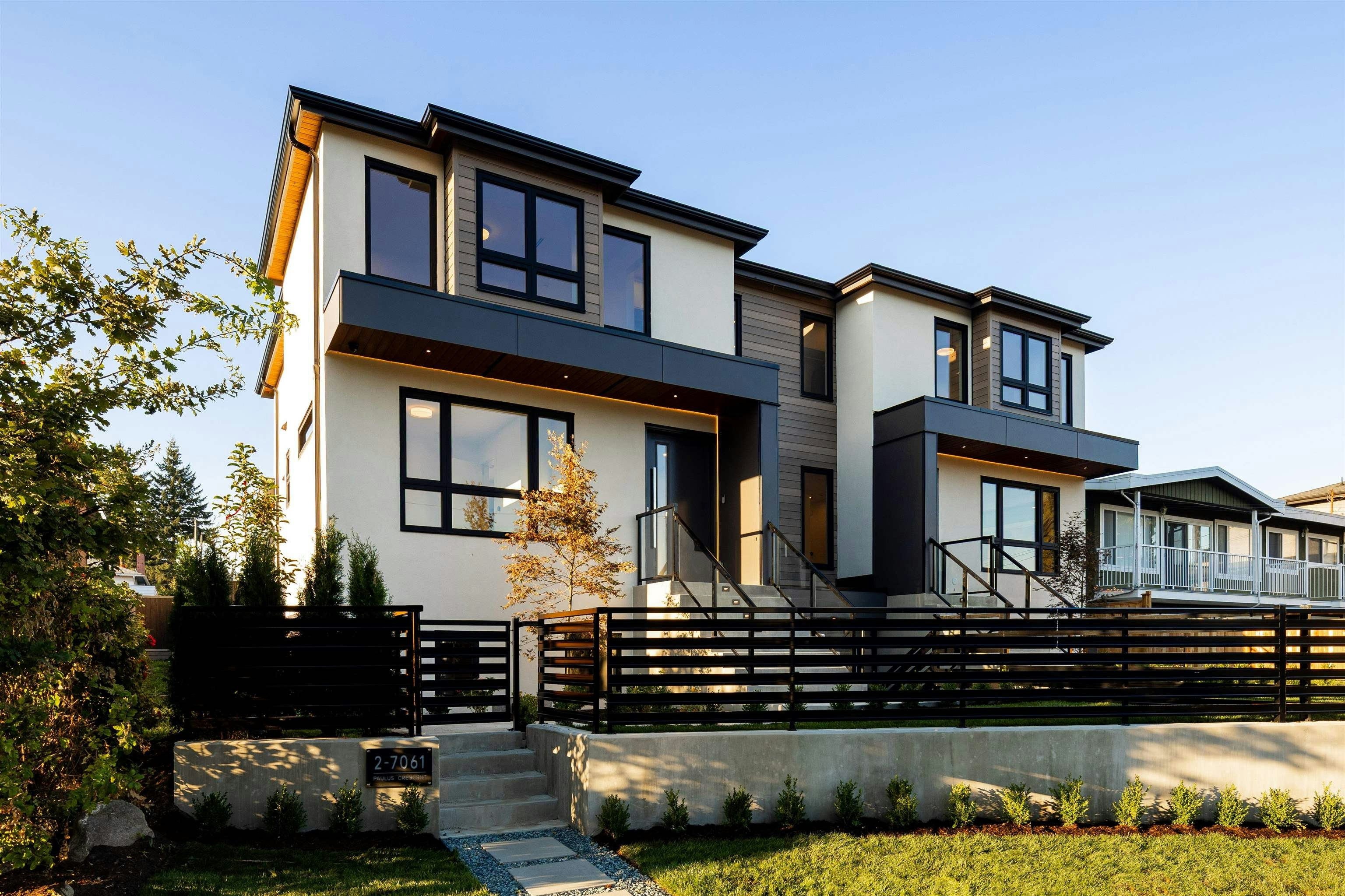 2-7061 Paulus Crescent - 2