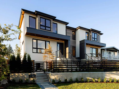 2-7061 Paulus Crescent - 2