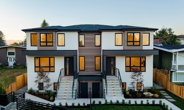 2-7061 Paulus Crescent