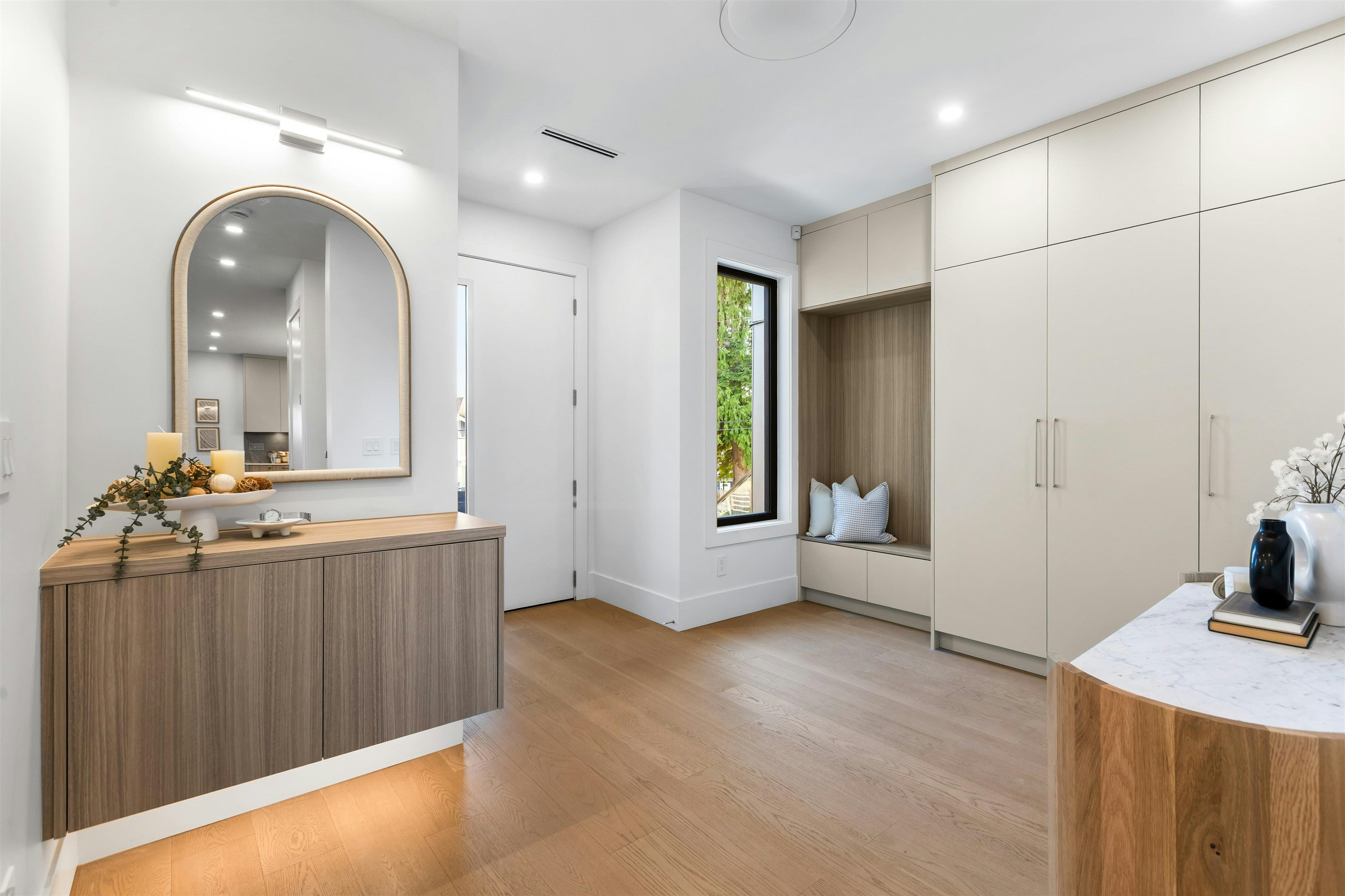 2-7061 Paulus Crescent - 4