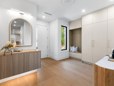 2-7061 Paulus Crescent - 4