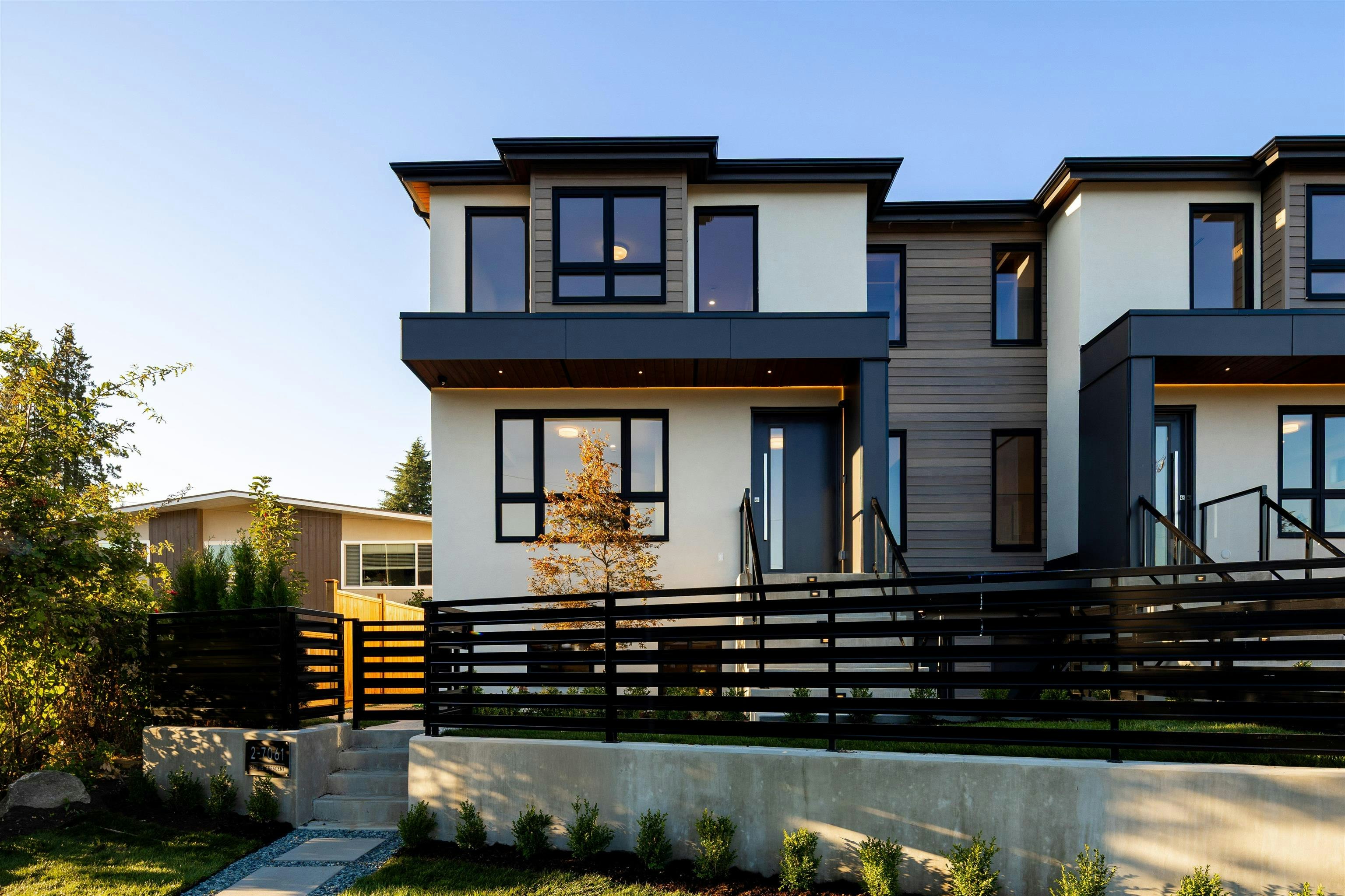2-7061 Paulus Crescent - 3